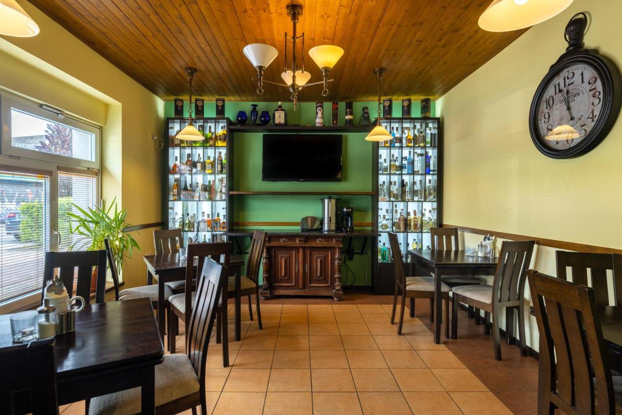 Casa de hóspedes Rodos - Cafe Praga